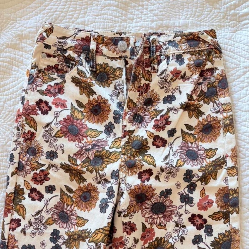 Cleo + Wolf Women's White Ankle Jeans with Multicolor Floral Print W25 - Picture 2 of 4